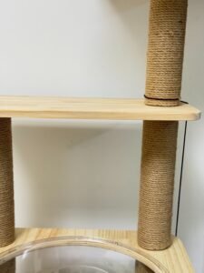 Wooden platform and sisal scratching posts